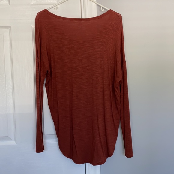 Luxe long sleeve voop neck tunic for women - Picture 6 of 6